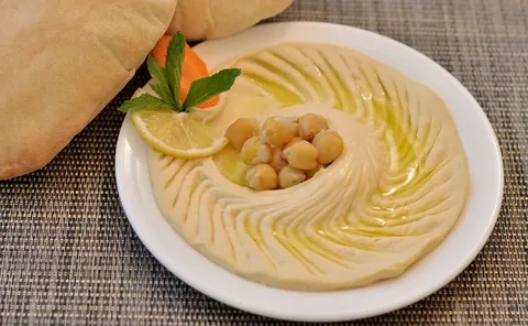 Mixed plate of hummus with baba ghanoush